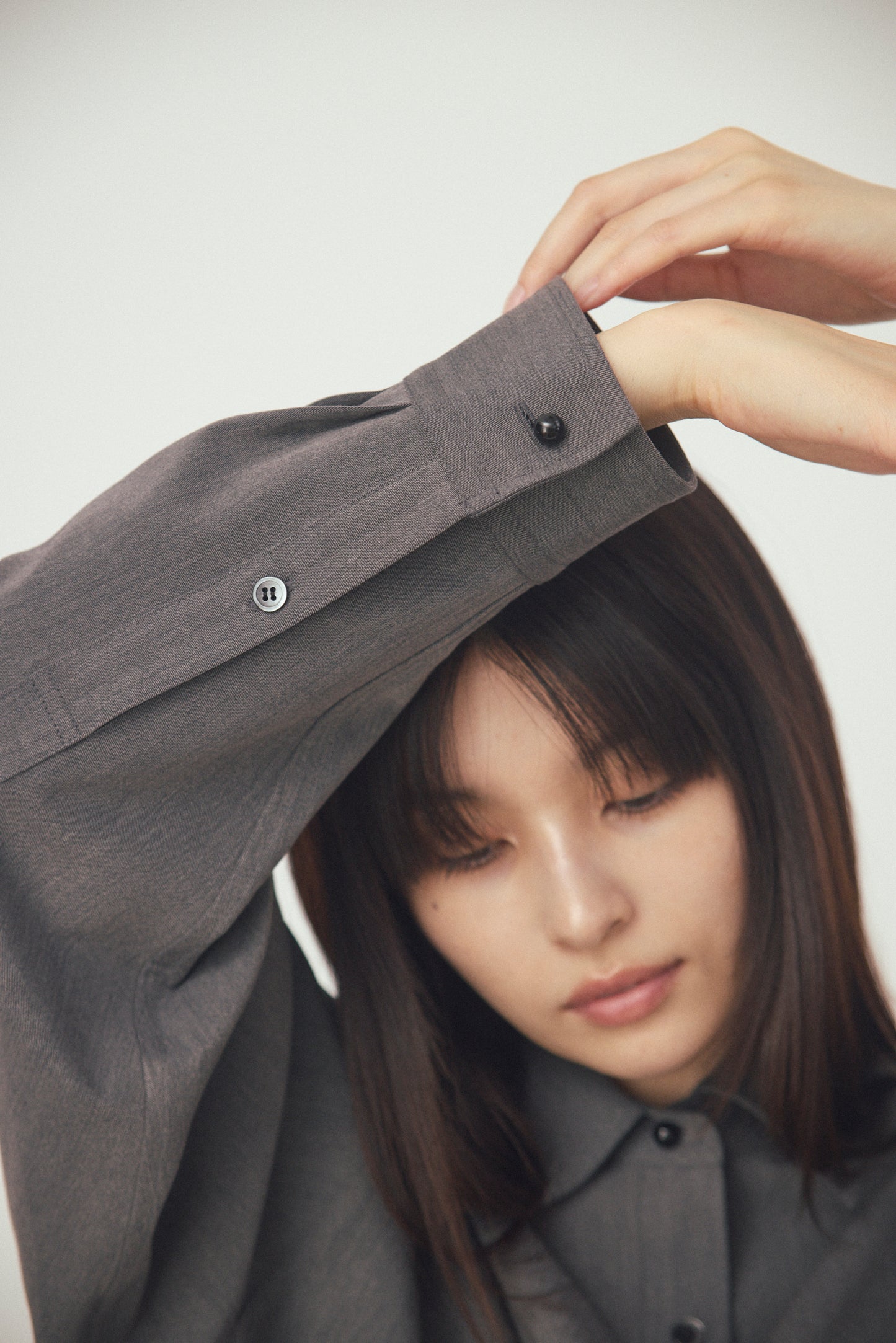 SHORT-LENGTH SHIRT